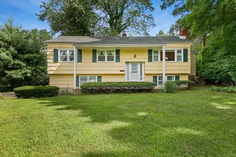 5 Grumman Ct, Norwalk, CT 06851