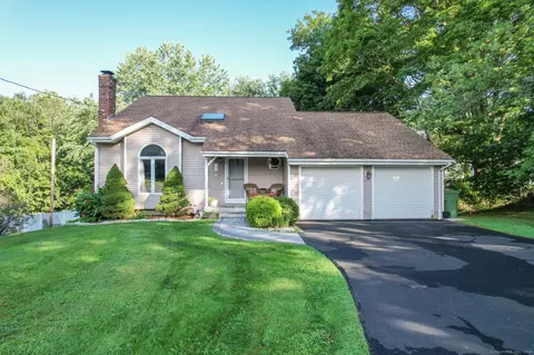 7 Watrous Farm Rd, Wallingford, CT 06492