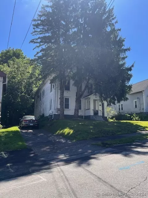 48 Oak St, Meriden, CT 06450