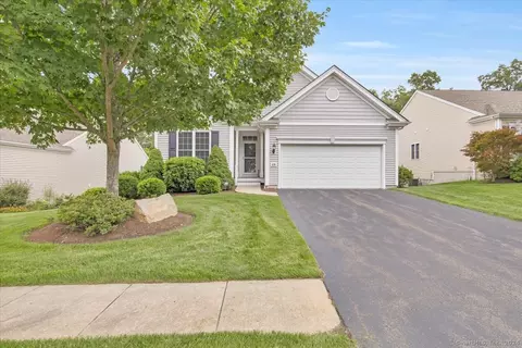 576 Putting Green Ln #576, Oxford, CT 06478
