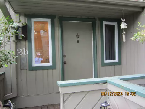 2 Talcott Gln #H, Farmington, CT 06032