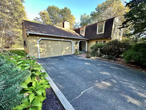 40 Quanopaug Trl, Woodbury, CT 06798