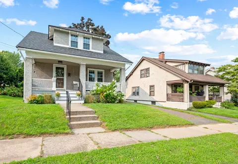 28 Thomas St, West Hartford, CT 06119