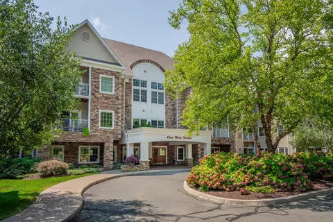 1 West St #306, Simsbury, CT 06070