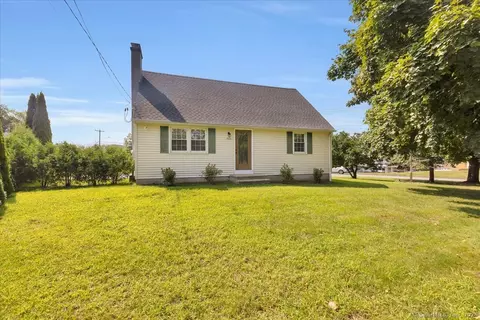 7 Reservoir Rd, Middletown, CT 06457