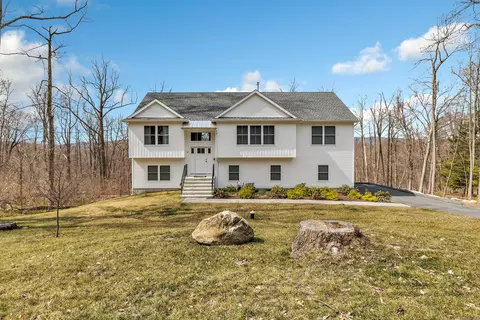 44 Mist Hill Dr, New Milford, CT 06776