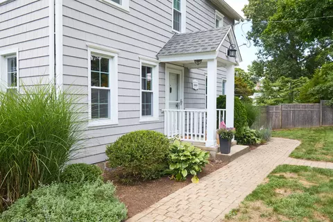 21 Clinton Ave, Westport, CT 06880