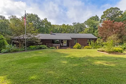 121 Hoxie Rd, Lebanon, CT 06249