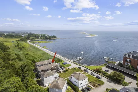 15 E Grand St, Stonington, CT 06378