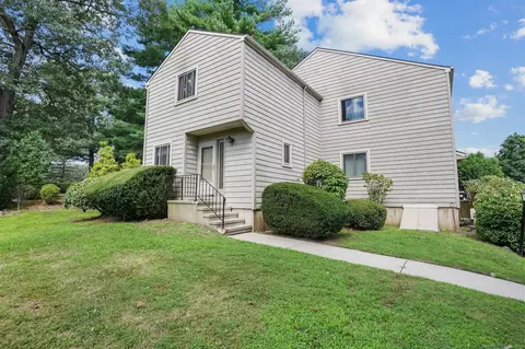 105 Fiddler Green Rd #A, Stratford, CT 06614