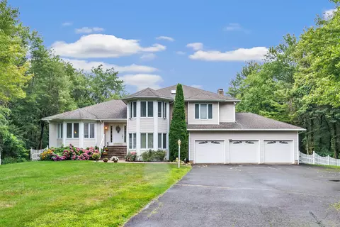 29 Stoney Brook Ln, Watertown, CT 06795