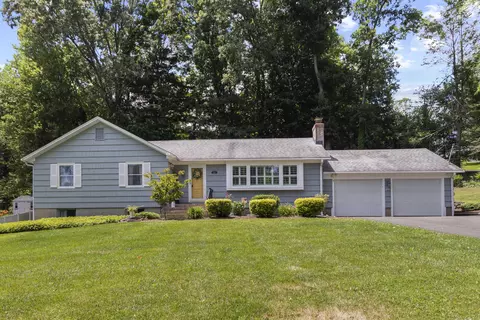 25 Mansfield Rd, North Haven, CT 06473
