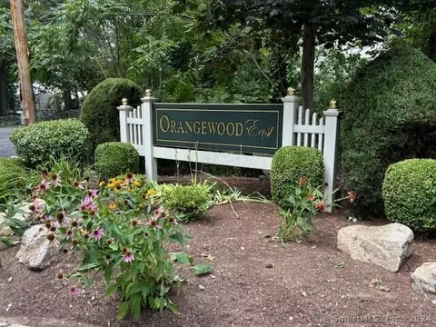 229 Shagbark Dr #229, Derby, CT 06418
