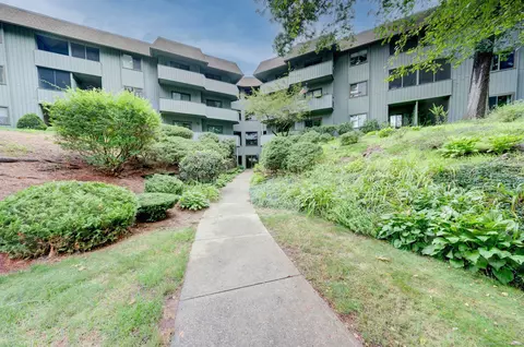 27 Hickory Hl #27, Southington, CT 06489