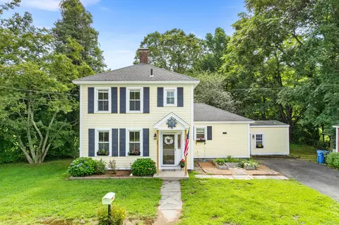 20 Gifford St, Norwich, CT 06360