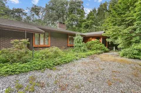 20 E Common Rd, Easton, CT 06612