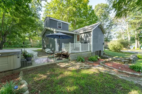 20 Center St, Thompson, CT 06277