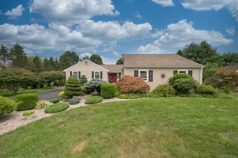 144 Woodfield Xing, Glastonbury, CT 06033