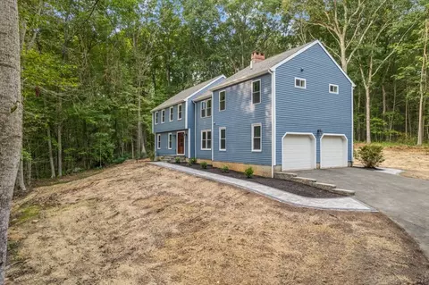 27 Copperstone Ln, Madison, CT 06443