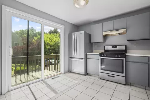 40 Foxon Hill Rd #L43, New Haven, CT 06513