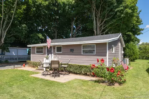 23 North St, Madison, CT 06443