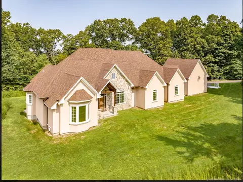 30 N Hill Rd, North Haven, CT 06473