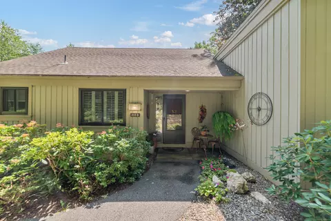 393 Heritage Vlg # B, Southbury, CT 06488
