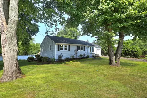 130 Island Ln, West Haven, CT 06516