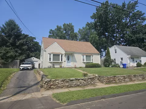 43 Winding Ln, East Hartford, CT 06118