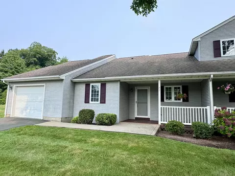 77 Dibble Hollow Ln #77, Windsor Locks, CT 06096