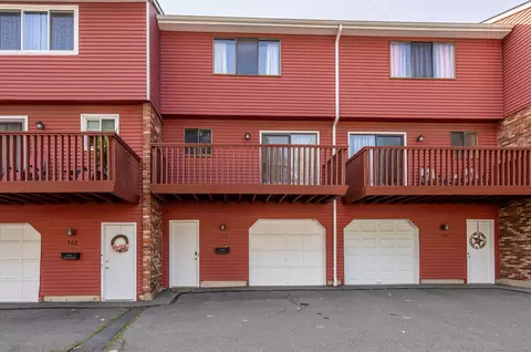 572 Churchill Dr #572, Newington, CT 06111