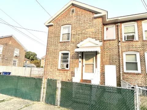 94 Asylum St, Bridgeport, CT 06610