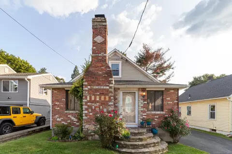 42 Hallock St, Waterbury, CT 06706