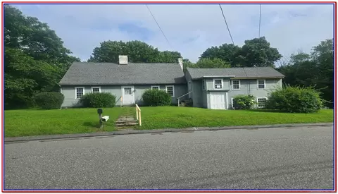 219 Candlewood Rd, Groton, CT 06340