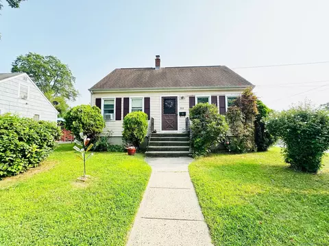 243 Ortega Ave, Bridgeport, CT 06606
