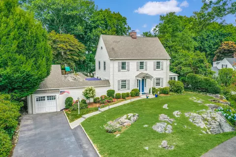 17 Mclaren Rd, Darien, CT 06820