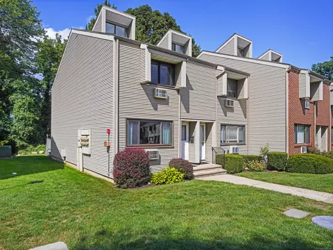 168 Belltown Rd #E1, Stamford, CT 06905