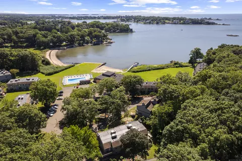 14 Harbour Vlg # D, Branford, CT 06405
