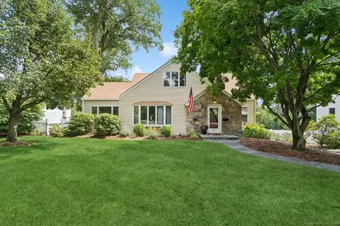 35 Fara Dr, Stamford, CT 06905