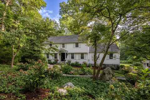 69 Mariomi Rd, New Canaan, CT 06840