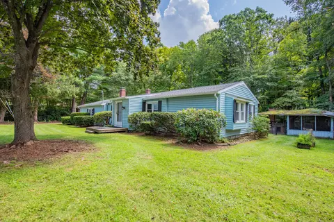 2 Frisbie Cir, Wolcott, CT 06716