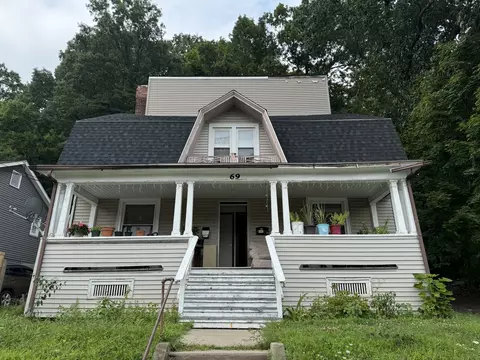 69 S Vine St, Meriden, CT 06451