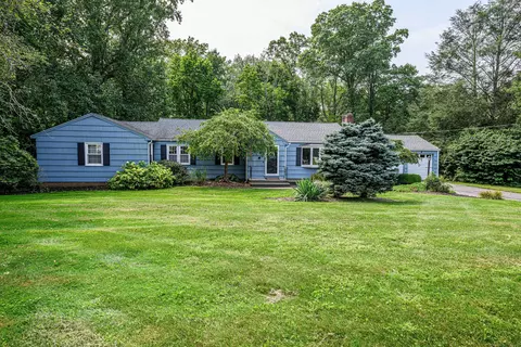 328 Fairlea Rd, Orange, CT 06477