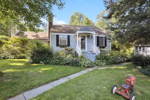 13 Parmalee Hill Rd, Newtown, CT 06470