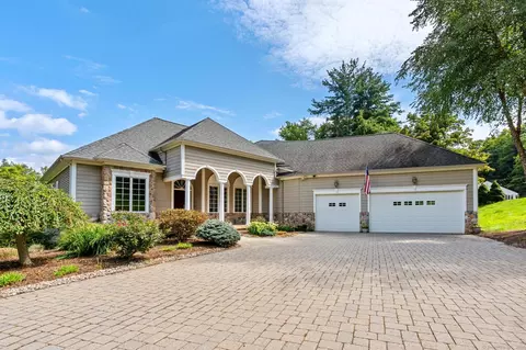 1 Pent Rd, Bloomfield, CT 06002