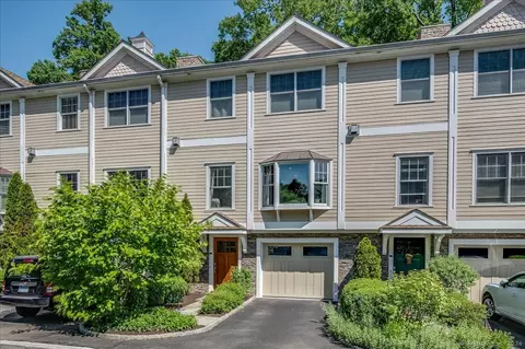 66 Grove St #A5, Ridgefield, CT 06877