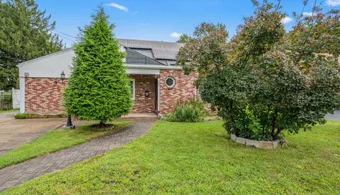 154 Oconnell Dr, East Hartford, CT 06118