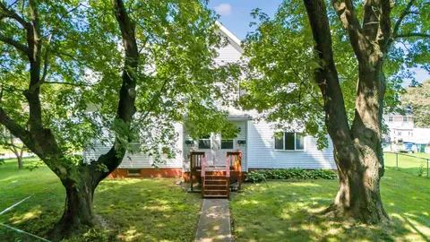 58-60 1st St, Plainfield, CT 06374
