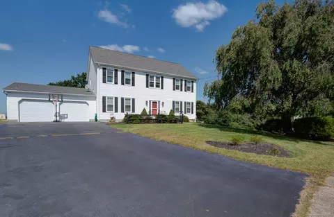 11 Shelby Dr, Wallingford, CT 06492