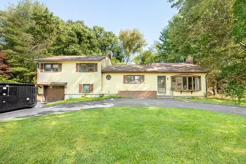 16 Belleview Dr, Derby, CT 06418